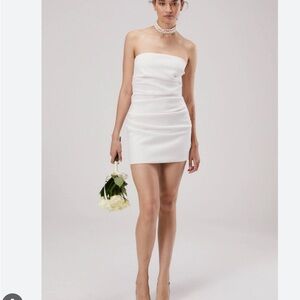 Elegant White Strapless Dress